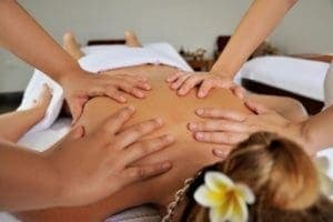 Lomi Lomi (4 Hands Massage)
